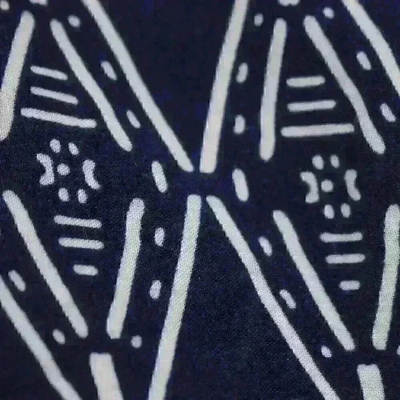 VINCE CAMUTO Blue Aztec Pattern Short Sleeve Key Hole Tassel Top Women S - Picture 6 of 10